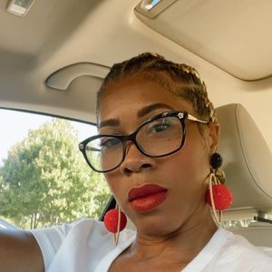 Meet your Posher, Marsha